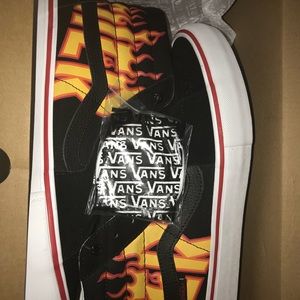 Vans x trasher sk8-hi